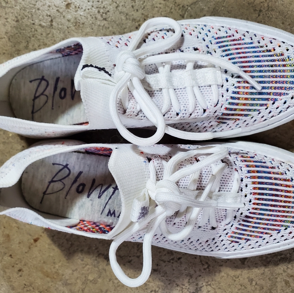 Blowfish sneakers size 6